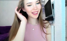 Cute Teen Showing Tits on Webcam