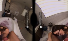 VR bangers VR bath experience with a pornstar Leanna